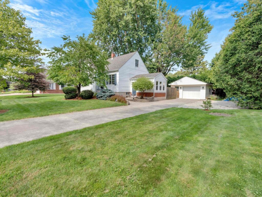 102 TEXAS RD, AMHERSTBURG The Dan Gemus Real Estate Team